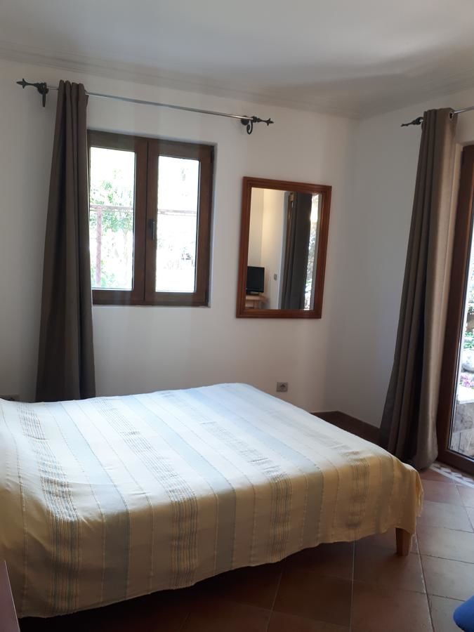 Отели типа «постель и завтрак» Apartments and Rooms Levantin Inn Свети-Стефан