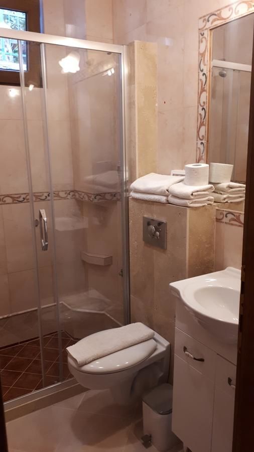 Отели типа «постель и завтрак» Apartments and Rooms Levantin Inn Свети-Стефан
