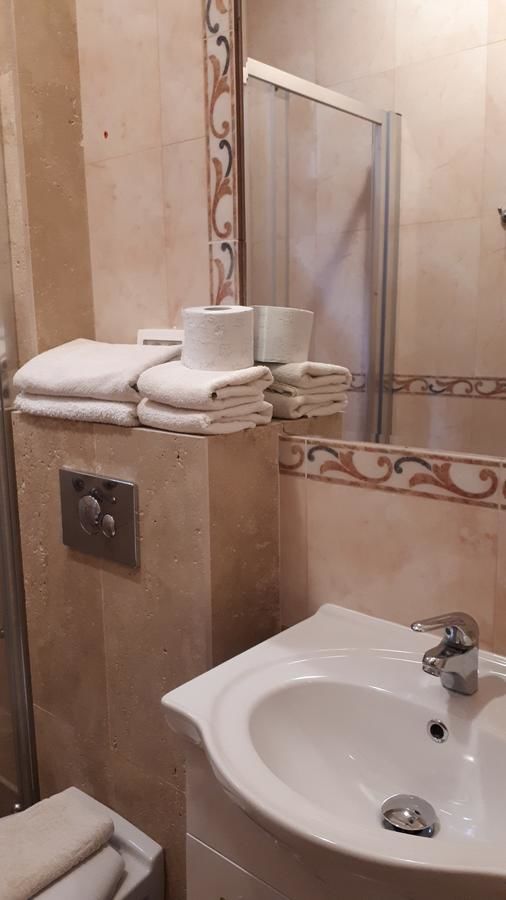 Отели типа «постель и завтрак» Apartments and Rooms Levantin Inn Свети-Стефан