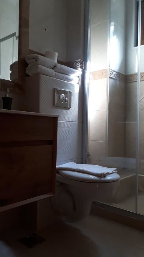 Отели типа «постель и завтрак» Apartments and Rooms Levantin Inn Свети-Стефан