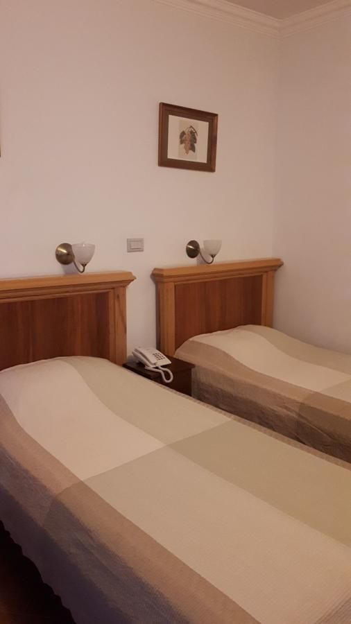 Отели типа «постель и завтрак» Apartments and Rooms Levantin Inn Свети-Стефан