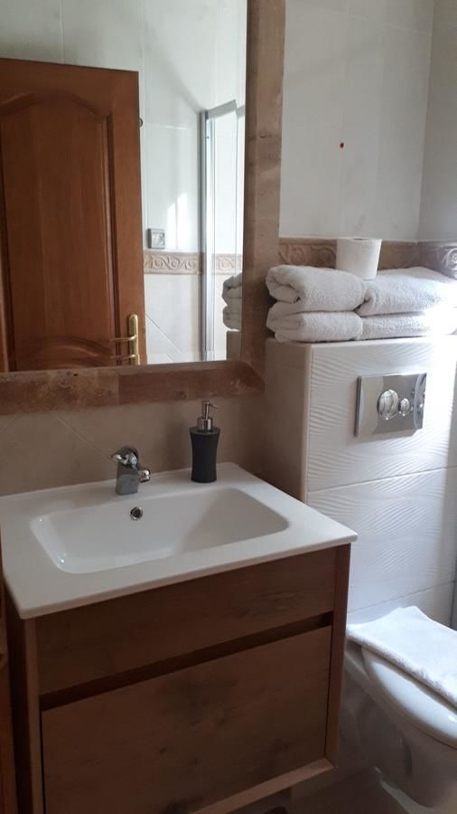 Отели типа «постель и завтрак» Apartments and Rooms Levantin Inn Свети-Стефан
