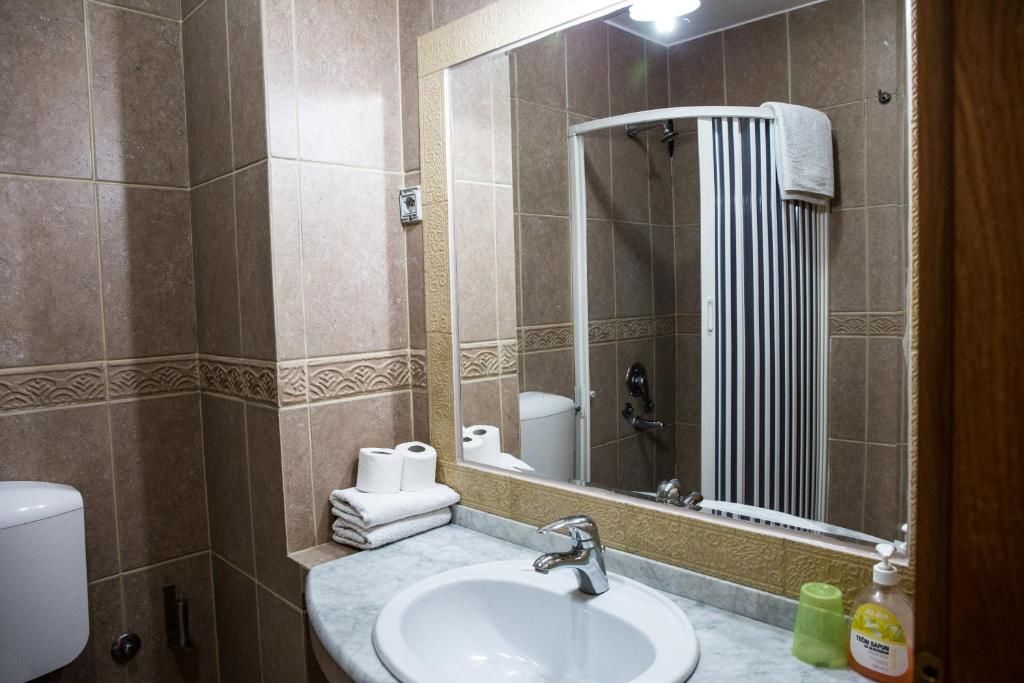 Отели типа «постель и завтрак» Apartments and Rooms Levantin Inn Свети-Стефан