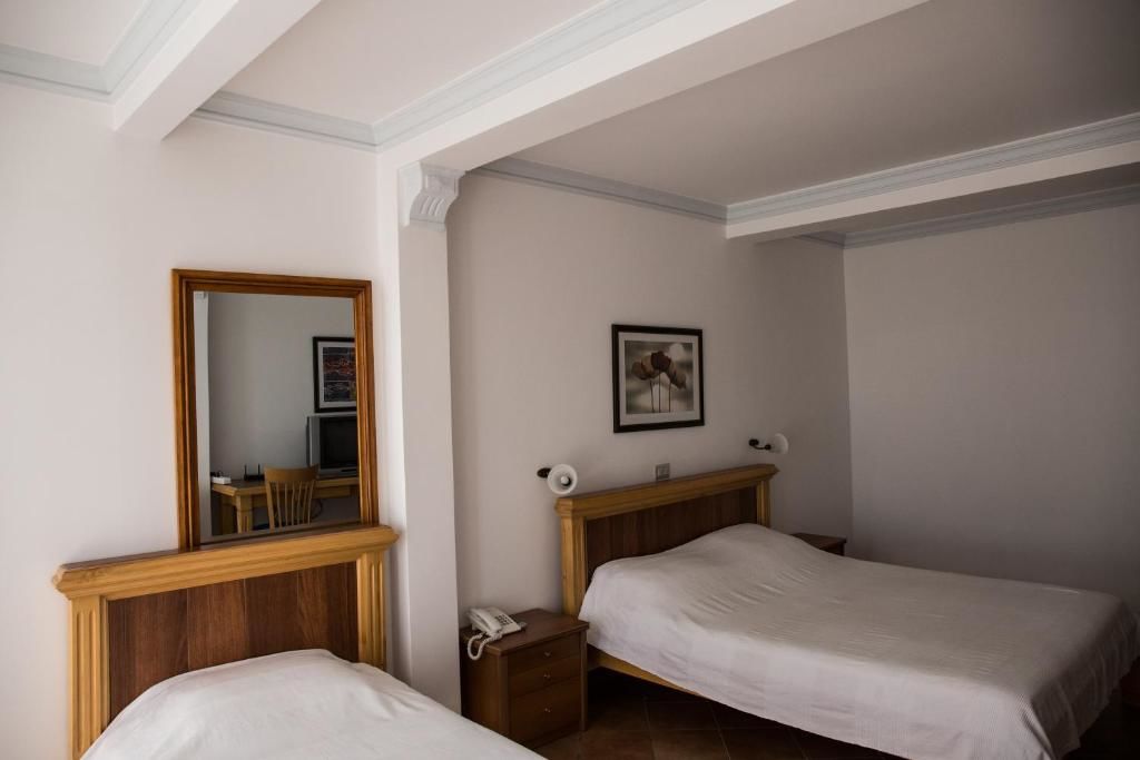 Отели типа «постель и завтрак» Apartments and Rooms Levantin Inn Свети-Стефан