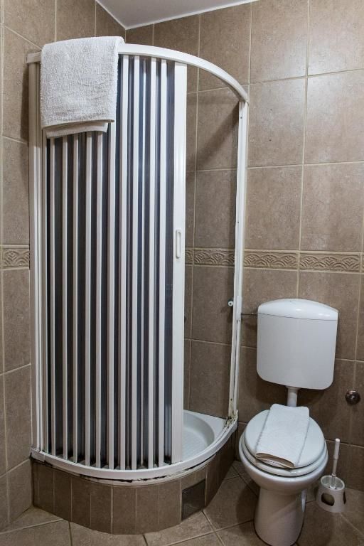 Отели типа «постель и завтрак» Apartments and Rooms Levantin Inn Свети-Стефан
