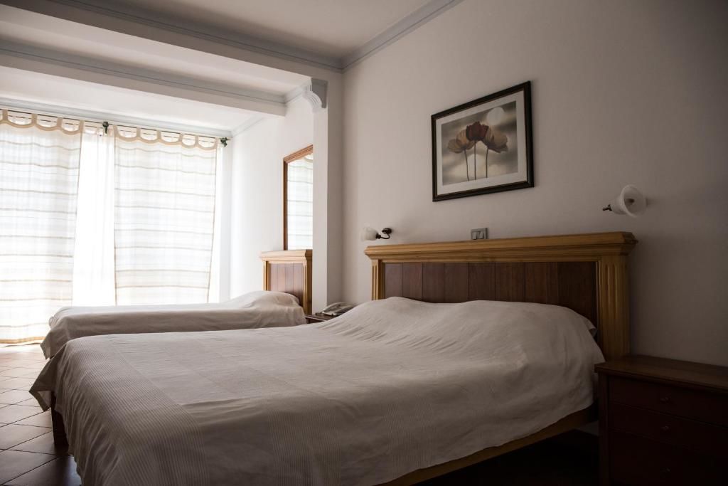 Отели типа «постель и завтрак» Apartments and Rooms Levantin Inn Свети-Стефан
