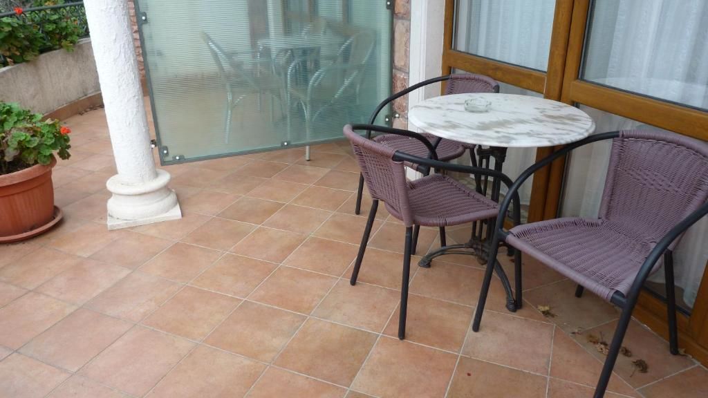 Отели типа «постель и завтрак» Apartments and Rooms Levantin Inn Свети-Стефан