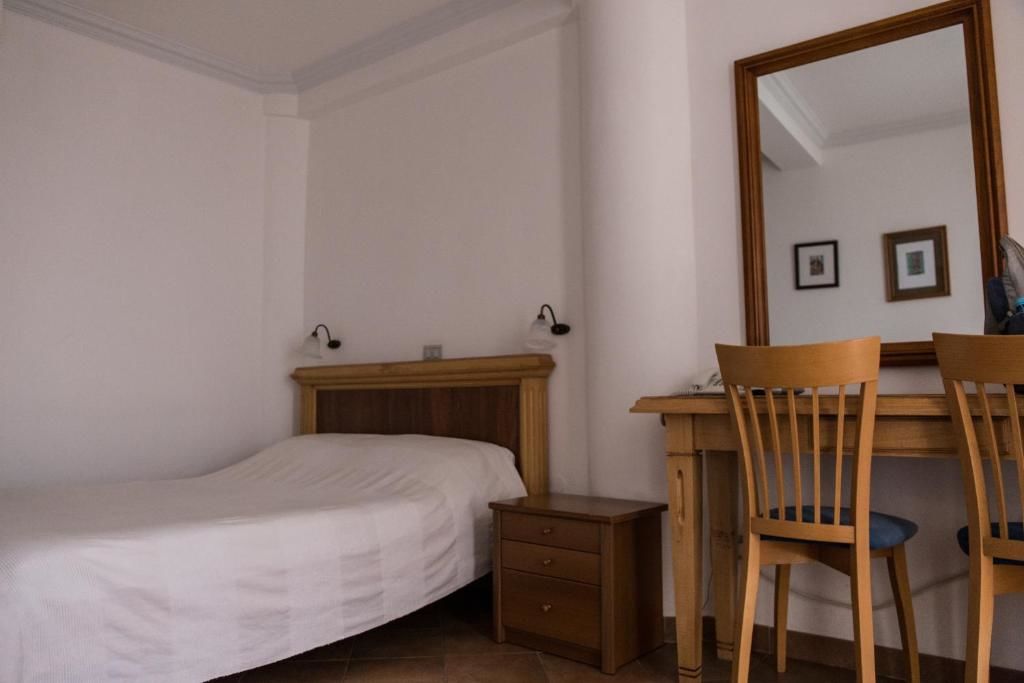 Отели типа «постель и завтрак» Apartments and Rooms Levantin Inn Свети-Стефан-61