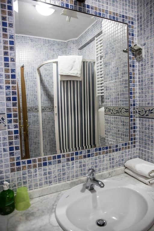 Отели типа «постель и завтрак» Apartments and Rooms Levantin Inn Свети-Стефан-62