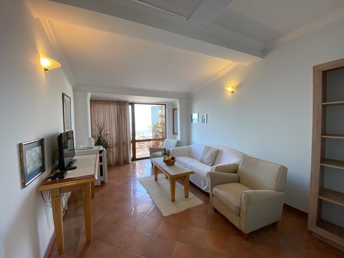 Отели типа «постель и завтрак» Apartments and Rooms Levantin Inn Свети-Стефан