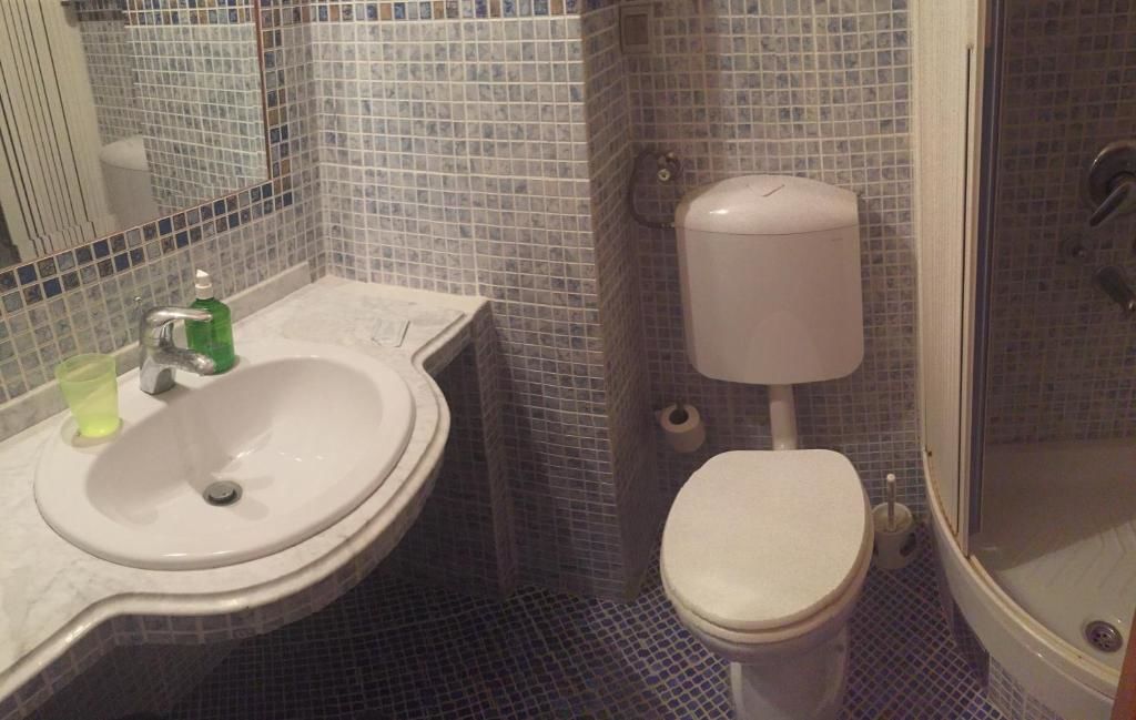 Отели типа «постель и завтрак» Apartments and Rooms Levantin Inn Свети-Стефан-67