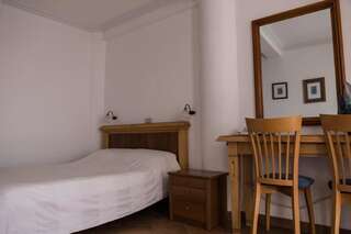 Отели типа «постель и завтрак» Apartments and Rooms Levantin Inn Свети-Стефан Двухместный номер с 1 кроватью и боковым видом на море-3