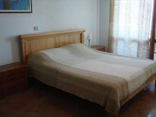 Отели типа «постель и завтрак» Apartments and Rooms Levantin Inn Свети-Стефан Двухместный номер с 1 кроватью и боковым видом на море-8