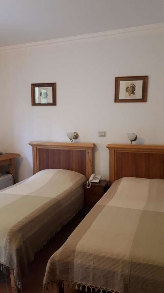 Отели типа «постель и завтрак» Apartments and Rooms Levantin Inn Свети-Стефан-33