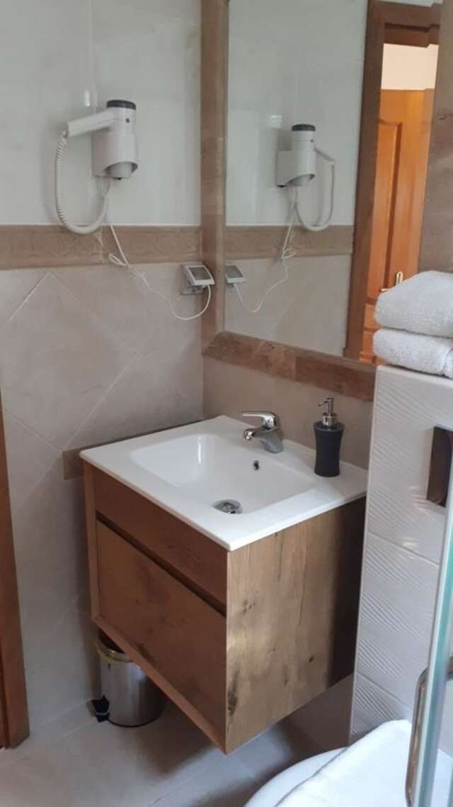 Отели типа «постель и завтрак» Apartments and Rooms Levantin Inn Свети-Стефан-39