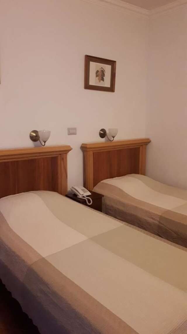 Отели типа «постель и завтрак» Apartments and Rooms Levantin Inn Свети-Стефан-41