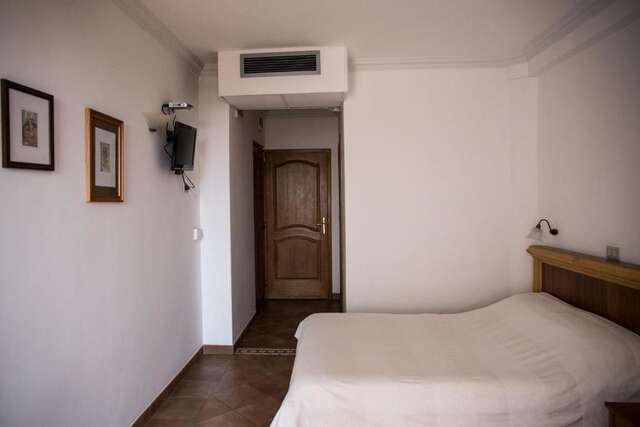 Отели типа «постель и завтрак» Apartments and Rooms Levantin Inn Свети-Стефан-59