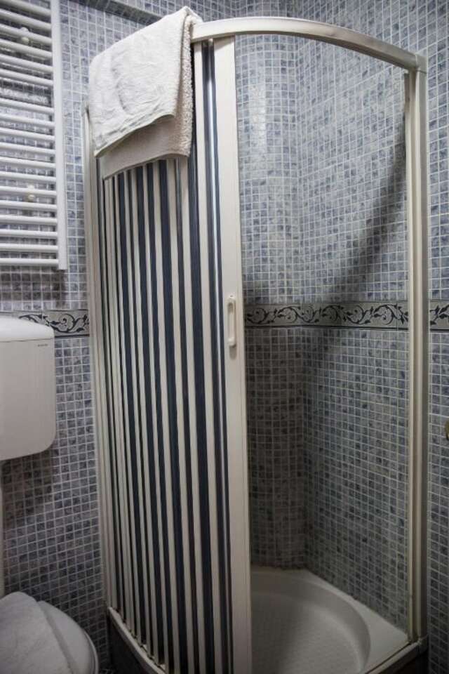 Отели типа «постель и завтрак» Apartments and Rooms Levantin Inn Свети-Стефан-62