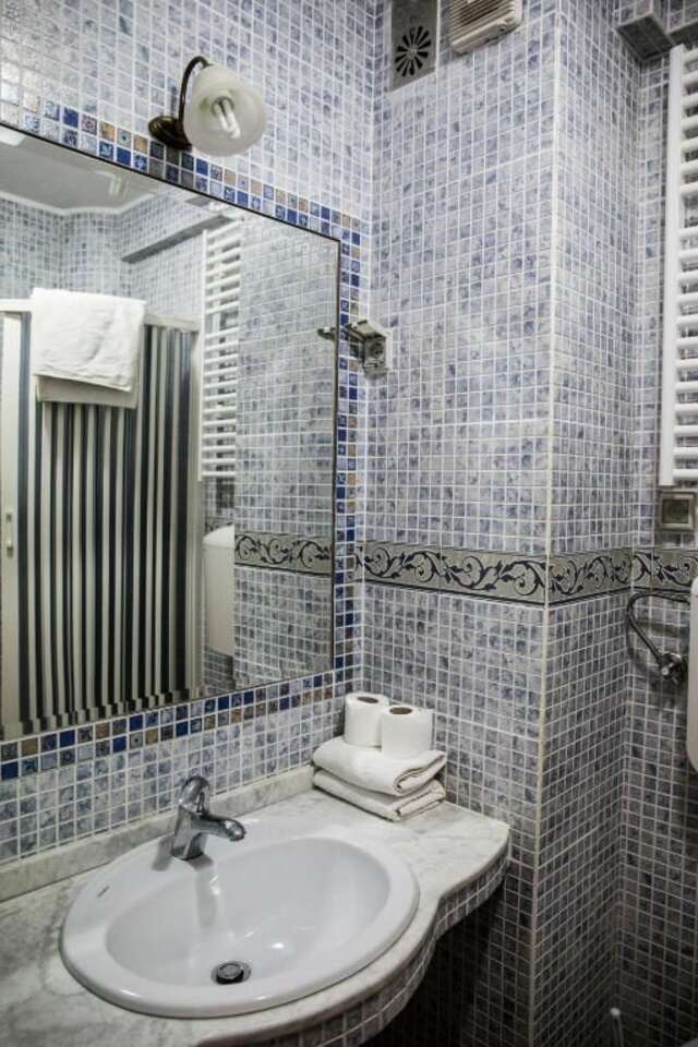 Отели типа «постель и завтрак» Apartments and Rooms Levantin Inn Свети-Стефан-63